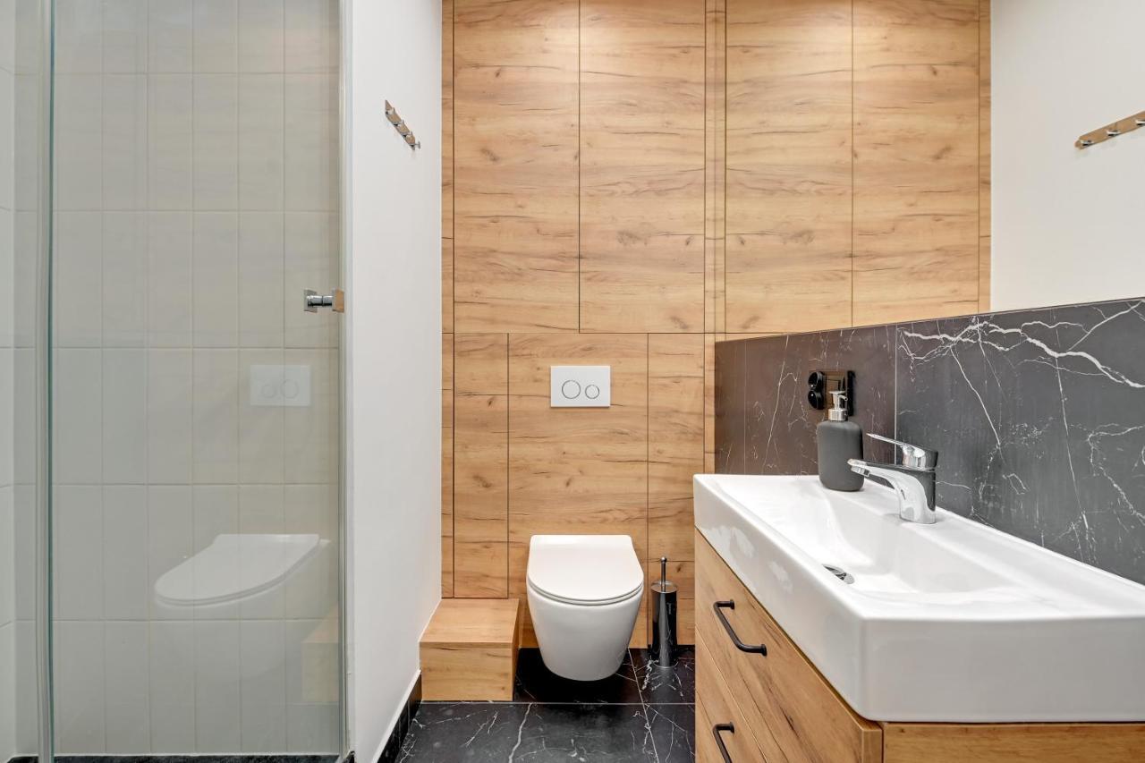 Royal Rose - Premium Beach Apartment โซพอต ภายนอก รูปภาพ
