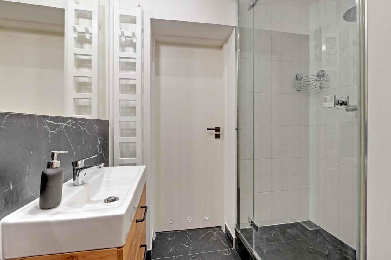 Royal Rose - Premium Beach Apartment โซพอต ภายนอก รูปภาพ